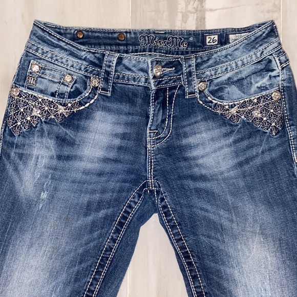 Miss Me Cuffed Capri, Style: JE5810P, 26x21, EUC, $139 MSRP - Picture 11 of 13